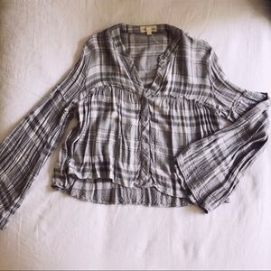 Stone and cloth crop flannel top